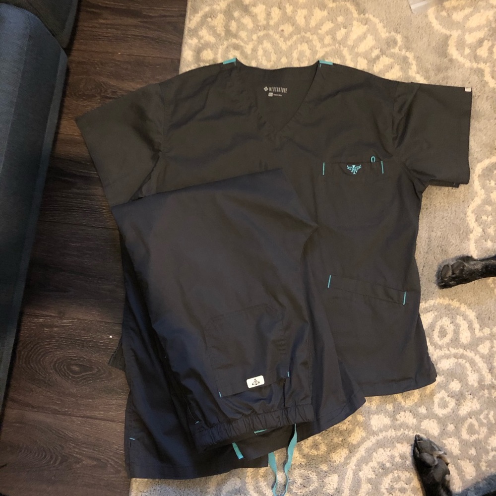 Med Couture Scrub set